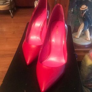 Aldo Sexy Red Pump (NWOT)